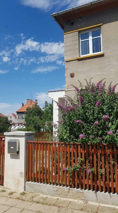 Penzion Flora Žatec Eksteriør bilde