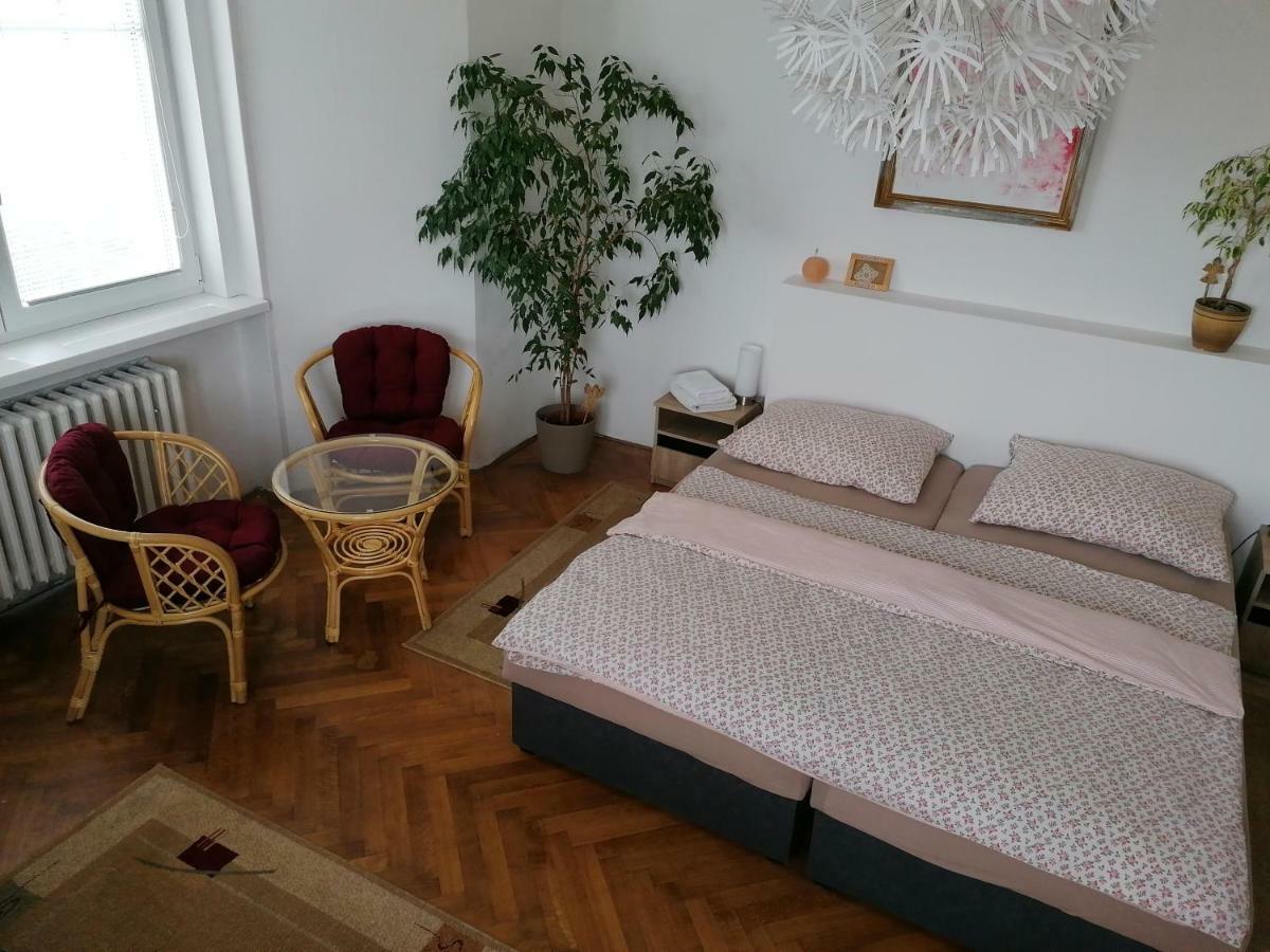 Penzion Flora Žatec Eksteriør bilde